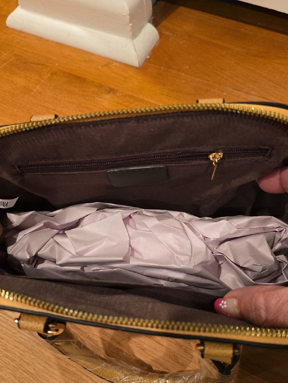 FASHION Signature Dome Satchel/Crossbody - Picture 4 of 6